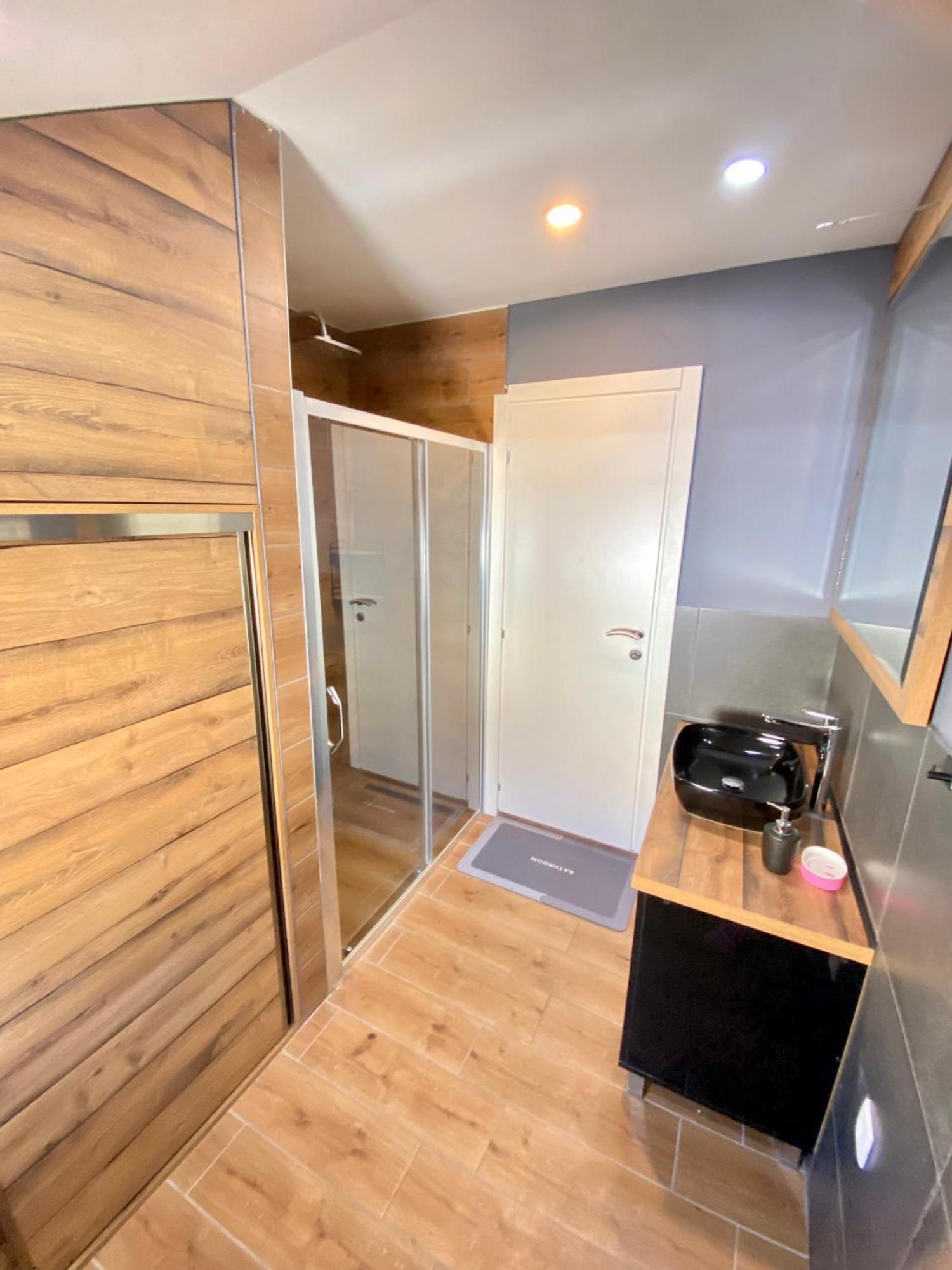 Banicevic Apartmani Thenovici Exterior photo