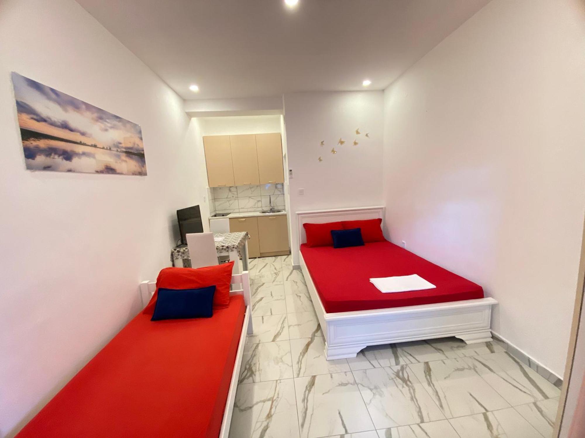 Banicevic Apartmani Thenovici Exterior photo