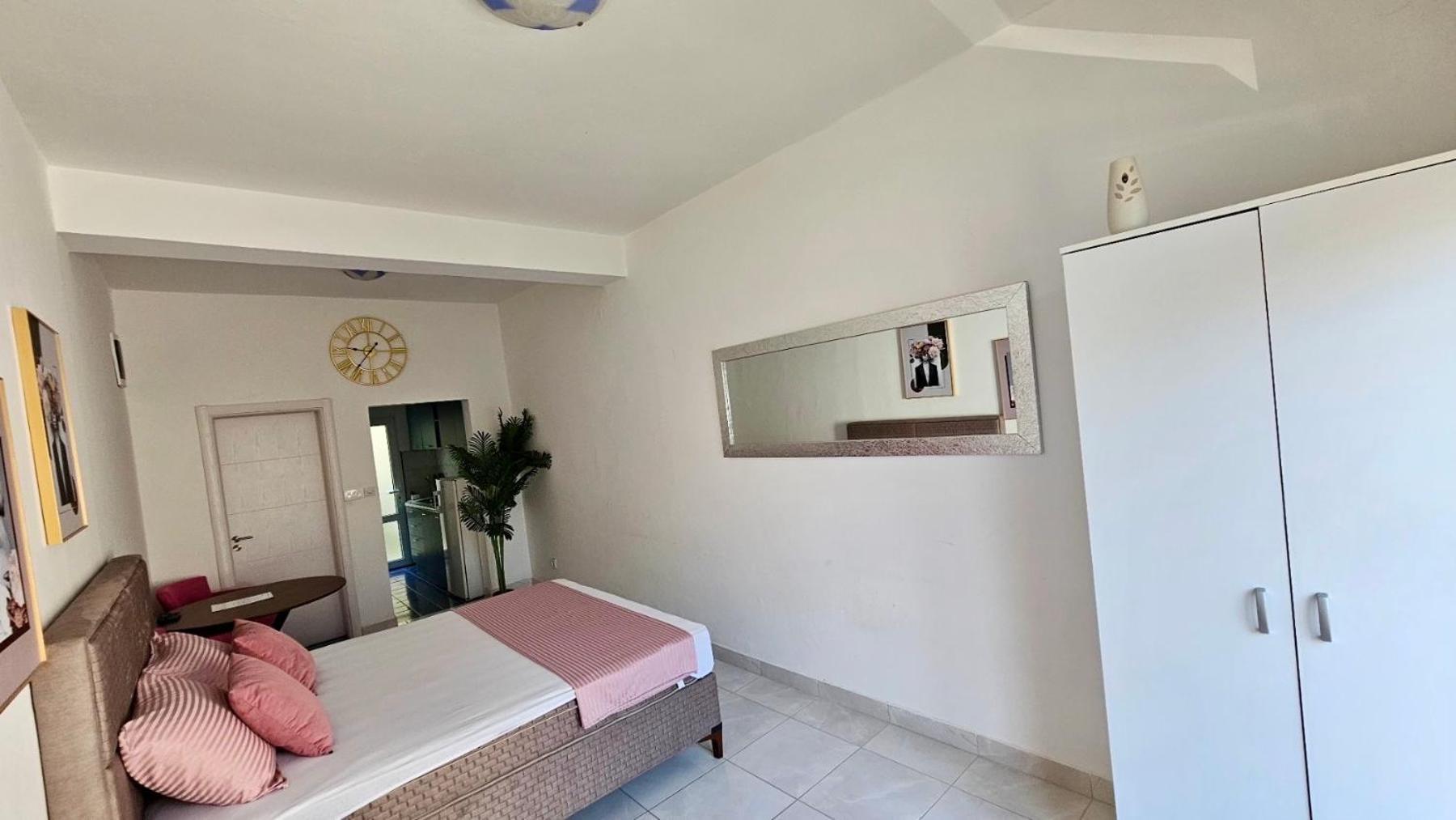 Banicevic Apartmani Thenovici Exterior photo